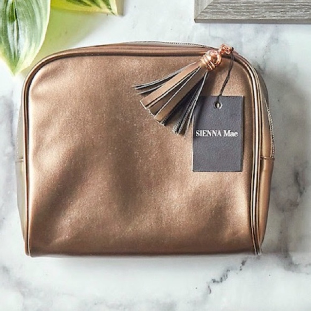SIENNA MAE ‘NORA’ Metallic Zipper Pouch